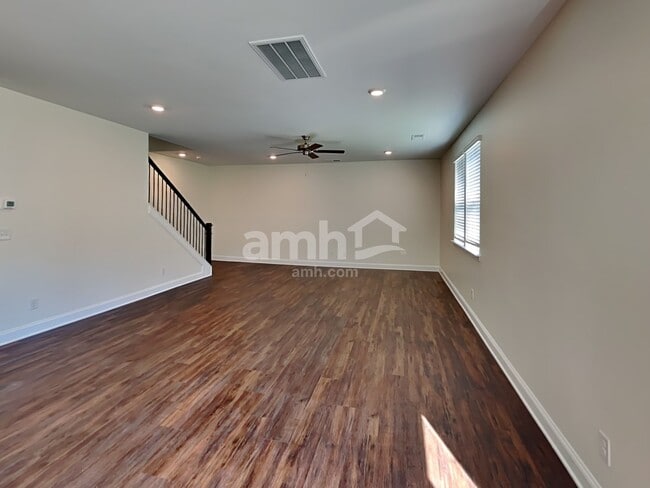 Photo - 7424 Garrett Ct