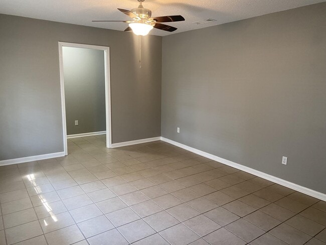 Photo - 400 S Dearborn St