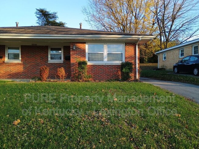 Photo - 3510 Lansdowne Dr Unidad B Rental