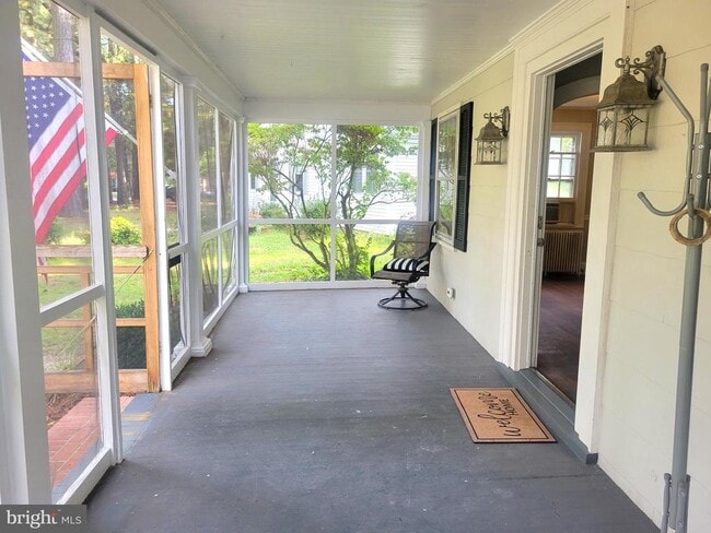 Building Photo - 905 Evergreen Ave