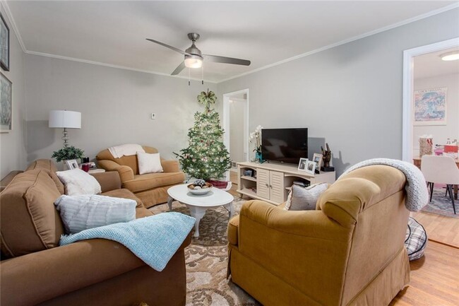 Photo - 1138 Arlington Pkwy NE