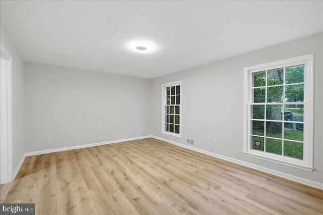 Photo - 4120 Nutwood Way