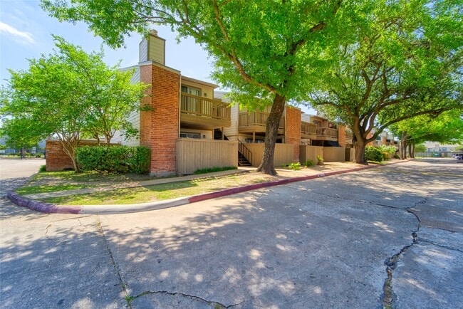 Building Photo - 6001 Reims Rd Unit 1101 Rental