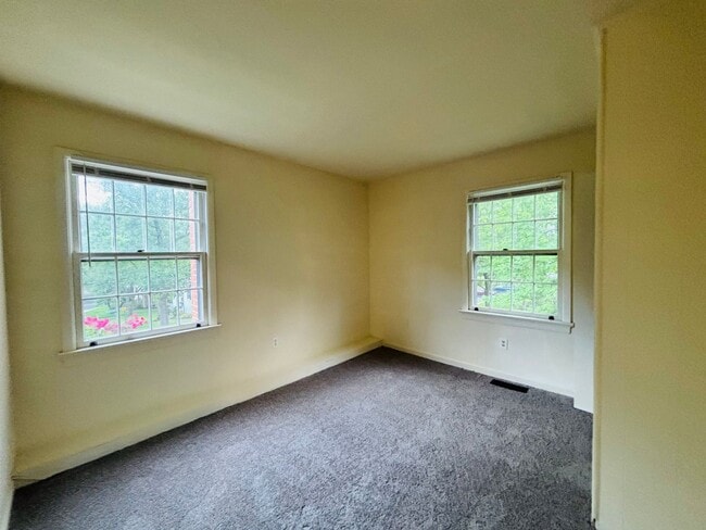 Photo - 3 Bedroom 2.5 Bath Townhouse