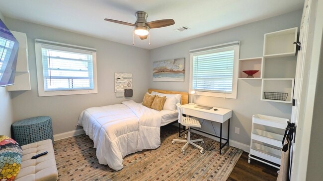 Building Photo - 831 Parkway Dr