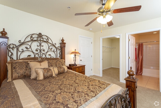 2BR, 2BA - 1,297 SF