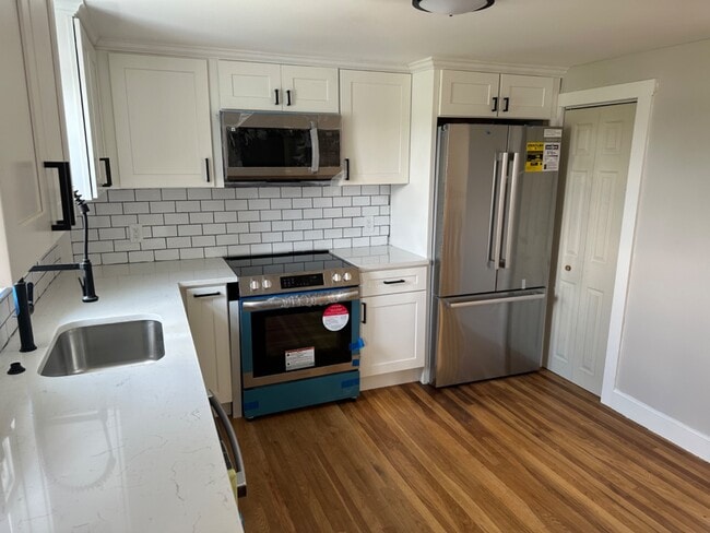 Photo - 180 Pleasant St
