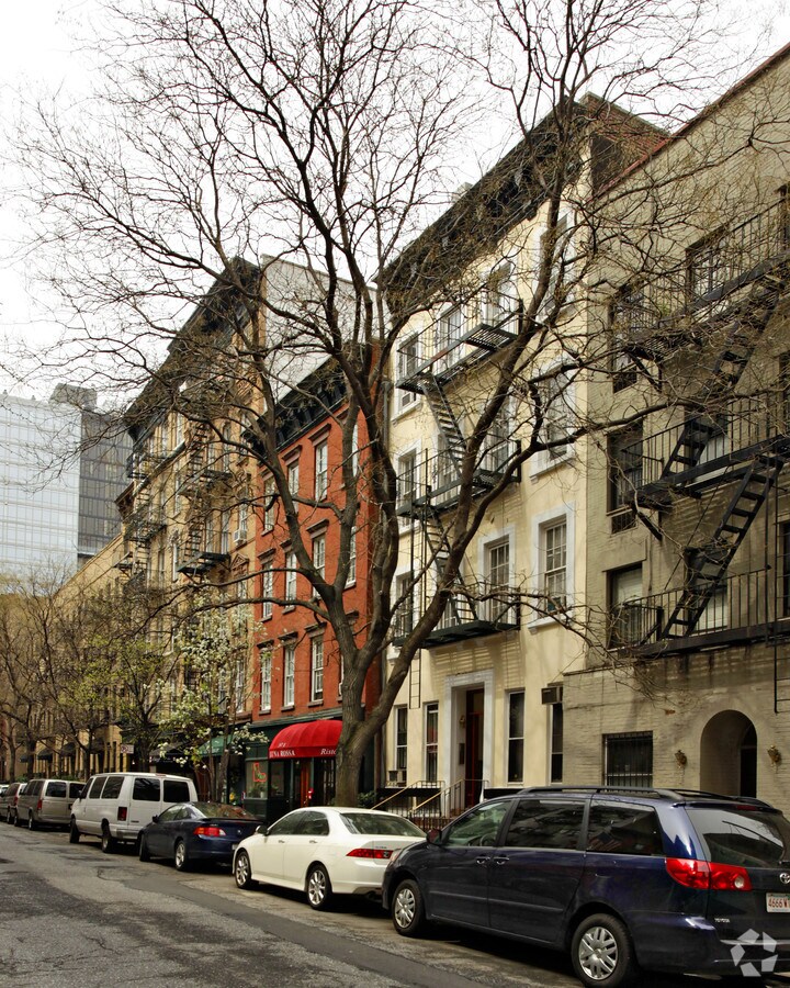 343 - 349 E 85th ¡St - 347 East 85th Street