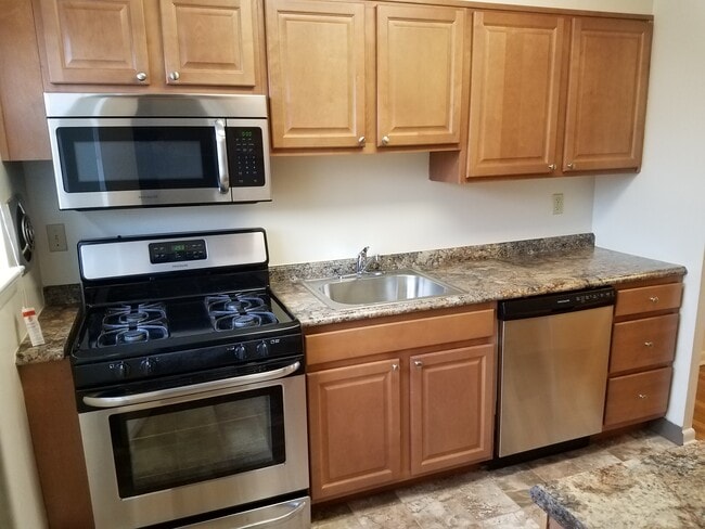 Photo - Summit Manor