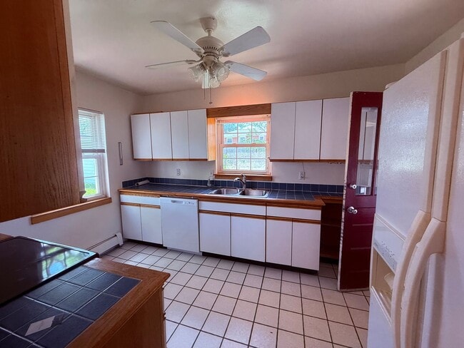 Photo - Pet Friendly 3 Bedroom, 2 Bath Home with Hardwood Floors