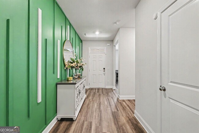 Photo - 170 Glen Abbey Cir