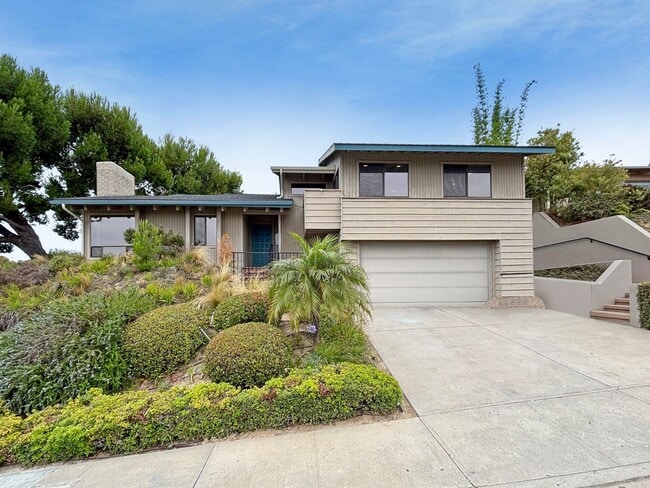 Beautifully Renovated 3BD/2.5BA House in L... - Beautifully Renovated 3BD/2.5BA House in L...