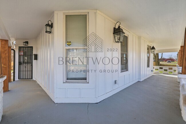 Photo - Contemporary 4bed/3bath with Private Yard