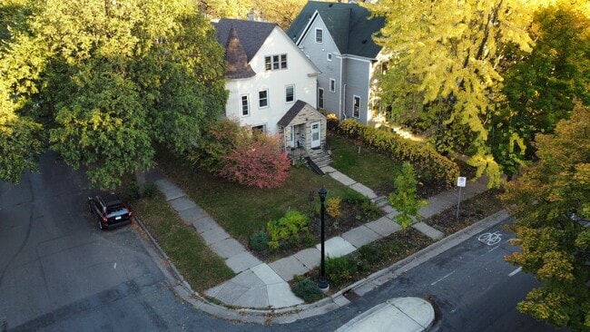 Building Photo - 1524 Fremont Ave N