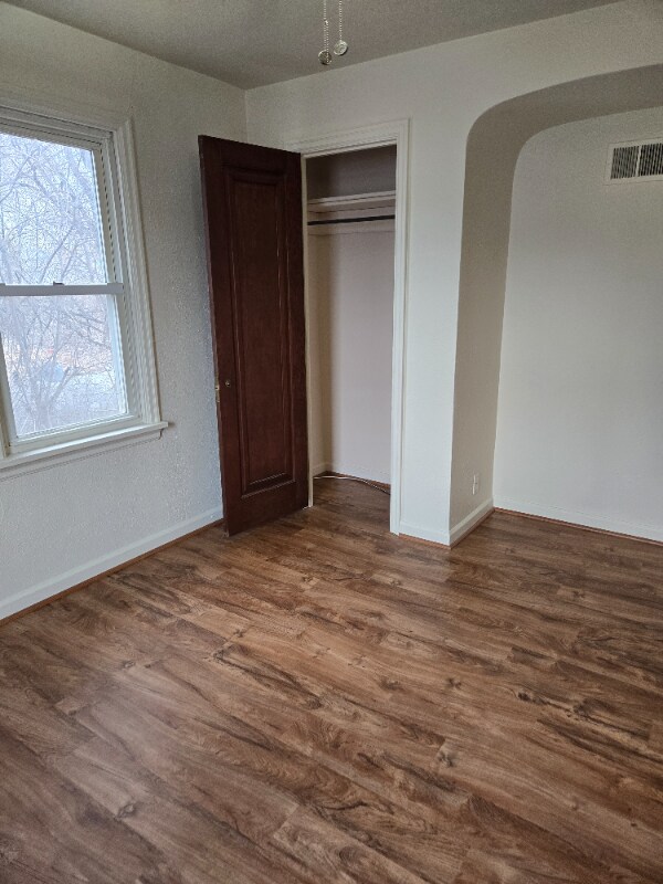 Photo - 212 2nd Ave W