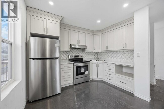 Photo - 211 George St Unité B