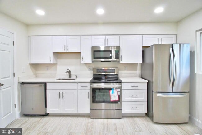 Photo - 87 Meadowlark Ave