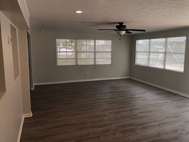 Photo - 2401 53rd Ave W