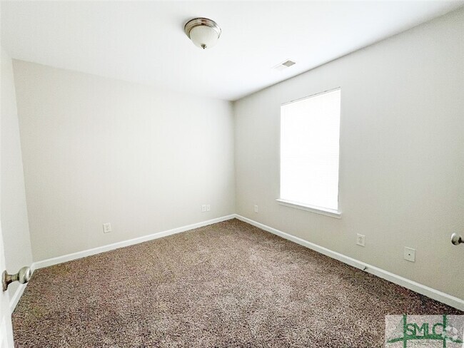 Building Photo - 221 Chapel Lake S Rental