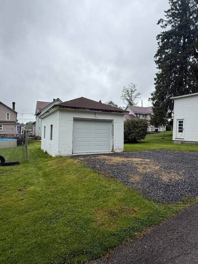 Photo - 411 Knarr St