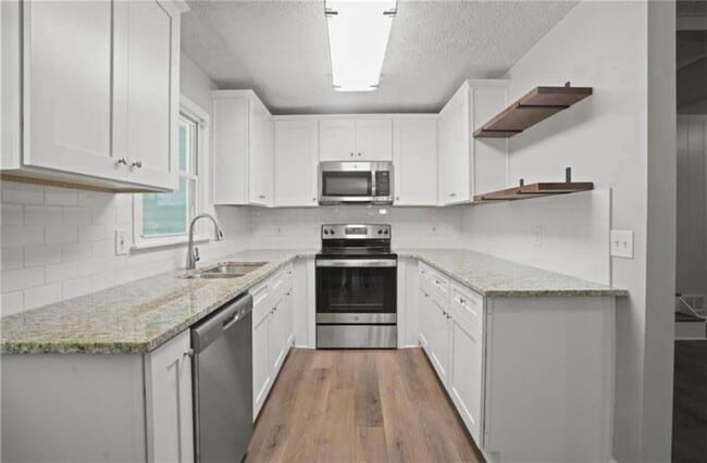 Photo - 703 Navaho Ct