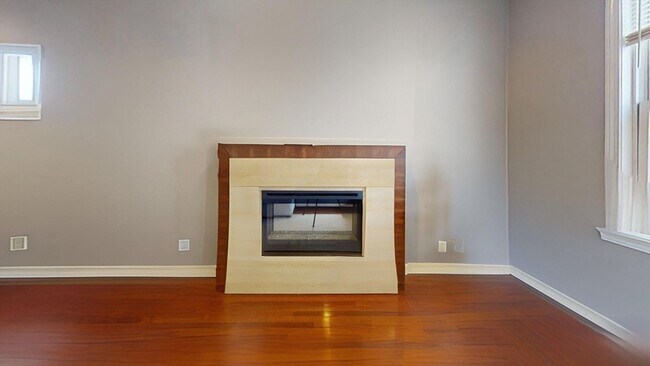 Photo - 315 Silver St Unidad 2