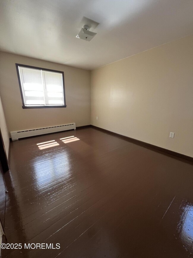 Building Photo - 46 Delafield St Rental