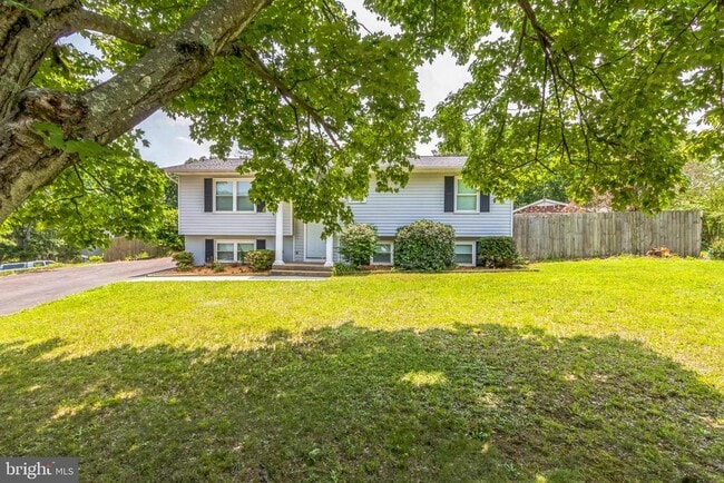 Photo - 311 Oakridge Dr