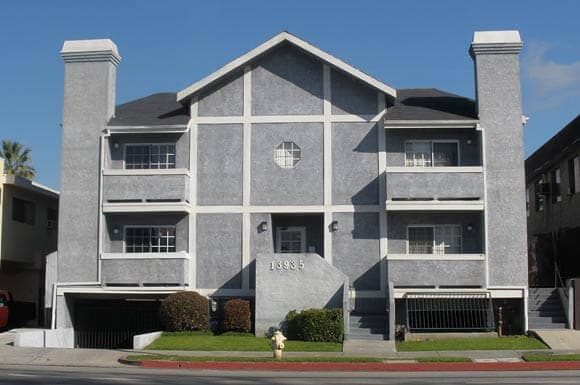 Photo - Vanowen Manor