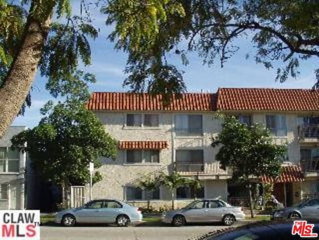 Building Photo - 11656 Montana Ave Unit 201