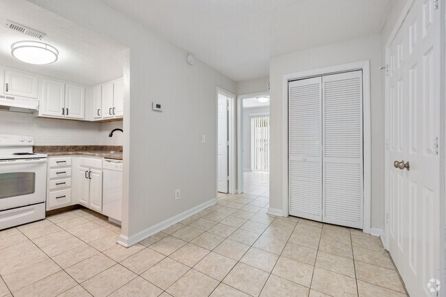 Messina - 1BR, 1BA - 675SF - Kitchen/Dining Room