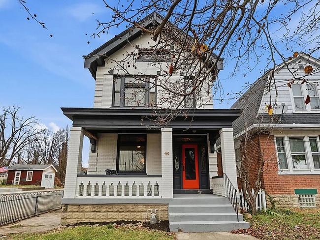 Building Photo - 402 E 18th St