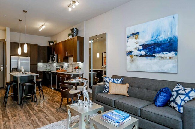 Building Photo - 2033 S Gessner Rd Unit 4312