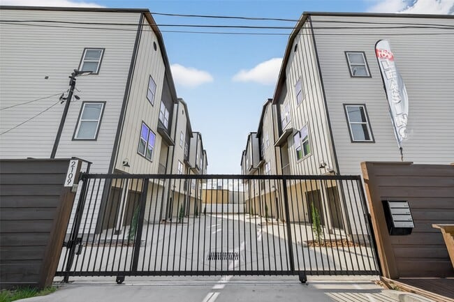 Photo - 2109 Marnel Rd
