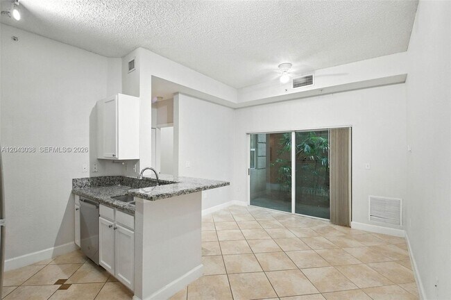 Photo - 6001 SW 70th St Unit 108