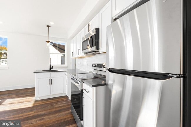 Photo - 7037 Ridge Ave