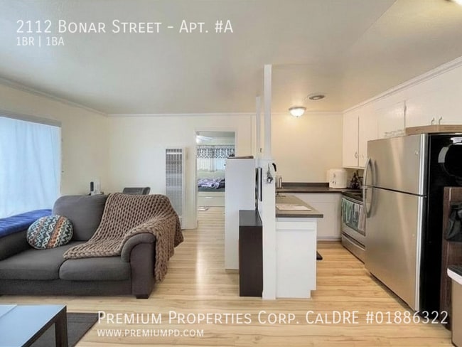 Photo - 2112 Bonar St