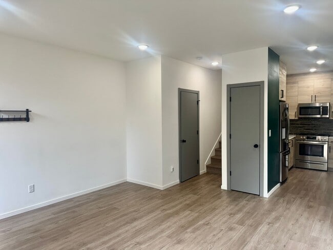 Photo - Luxury Townhouse in South Park