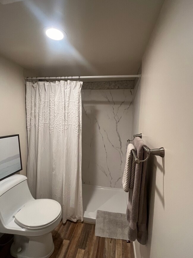 Photo - 1174 Ella St