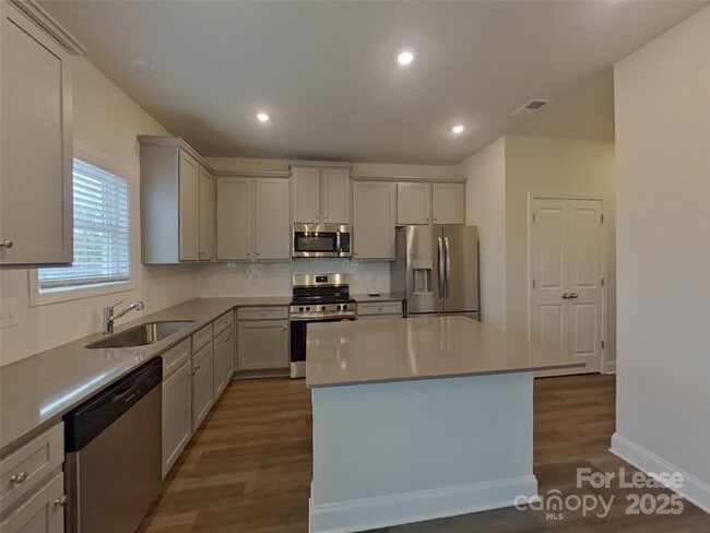 Photo - 176 Queenshall Rd