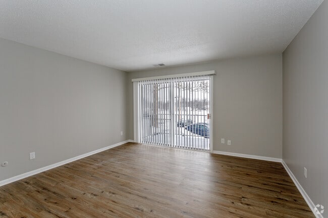 2BR, 1.5BA - 944 SF