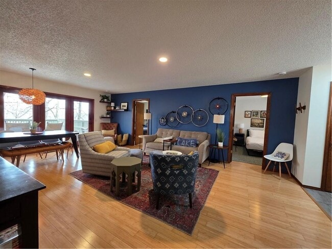 Photo - 11 Folkingham Ln