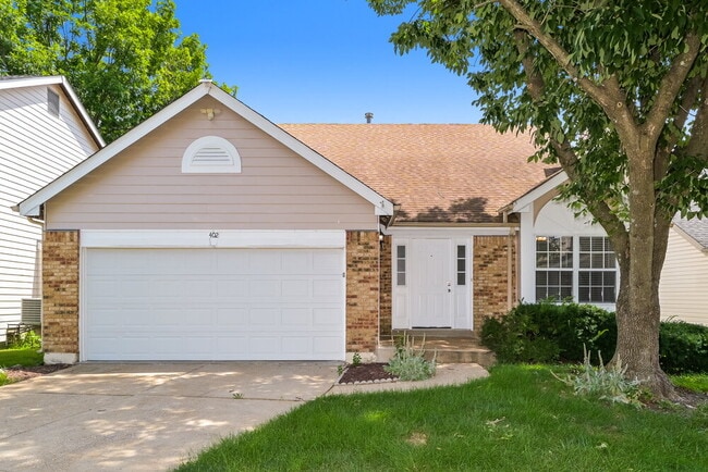 Building Photo - 402 Waterside Dr