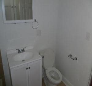 Bathroom - 8000 S Paulina 1701-11 W 80th Chicago, IL 60620