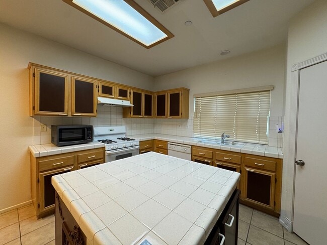 785 Ventana Ridge