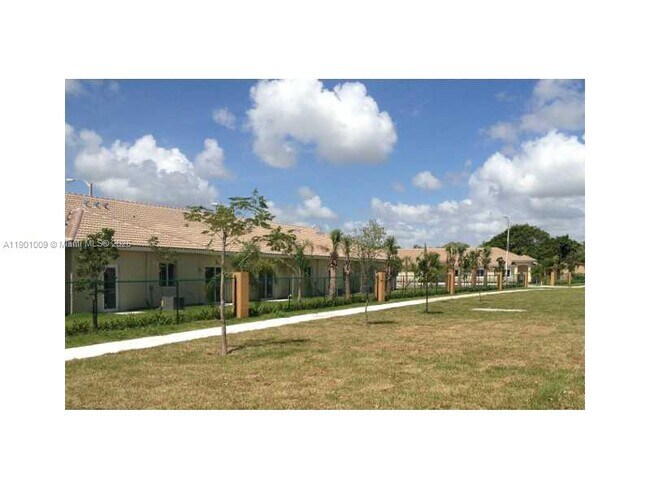 Building Photo - 13260 Old Biscayne Dr Unit 503