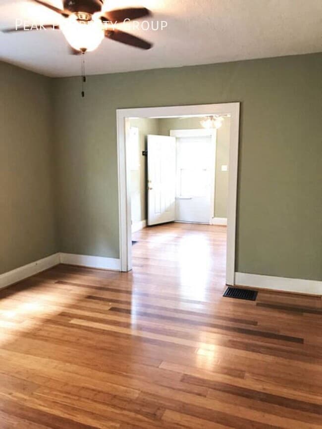 Photo - 1444 Hamlet St