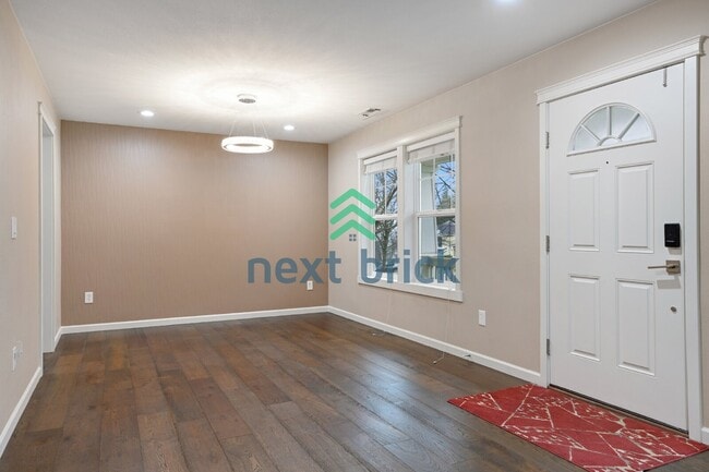 Photo - 4-Bedroom Home with Quartzite Counters & Modern Upgrades