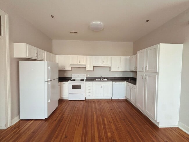 Photo - Garnett Street Apartments Unit Apartment C