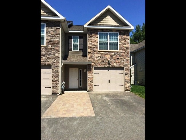 The Ridgeview Townhomes & The Crossings - The Ridgeview Townhomes & The Crossings